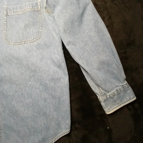 Disney Store Denim Button Up Shirt M Winnie The Pooh Tigger Eor Owl Piglet - Picture 6 of 12